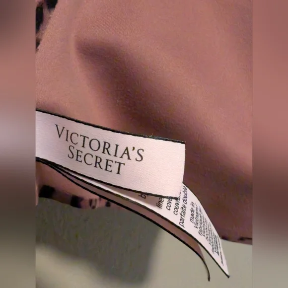 Victoria’s Secret Body By Victoria Lined Perfect Bra 38D. Adjustable Straps. - Picture 4 of 8